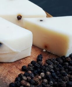 QUESO DE CABRA PIMIENTA x 260 grs aprox.